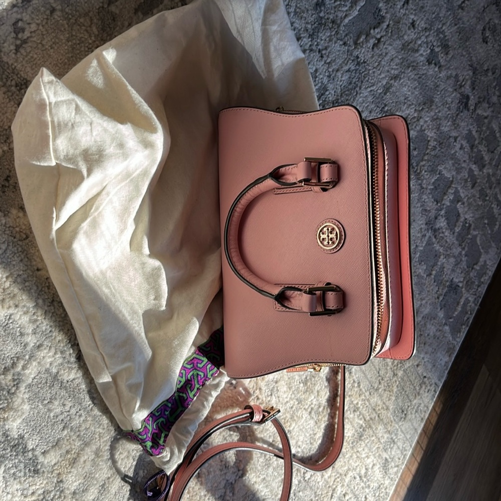 Tory Burch Mini Robinson Curved Satchel PINK!!! Valentines Day!!